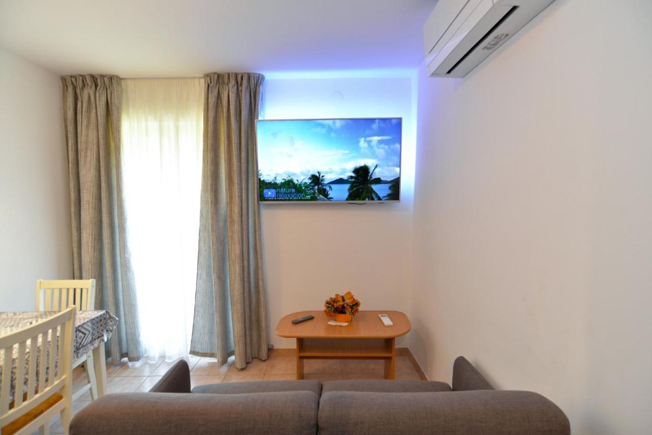 Apartments Elvis 1299 Врсар Экстерьер фото
