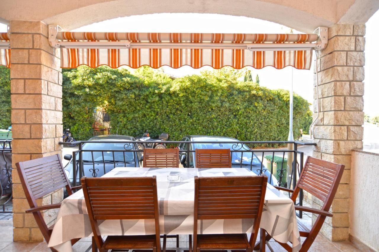 Apartments Elvis 1299 Врсар Экстерьер фото