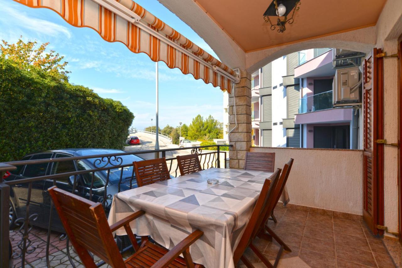 Apartments Elvis 1299 Врсар Экстерьер фото