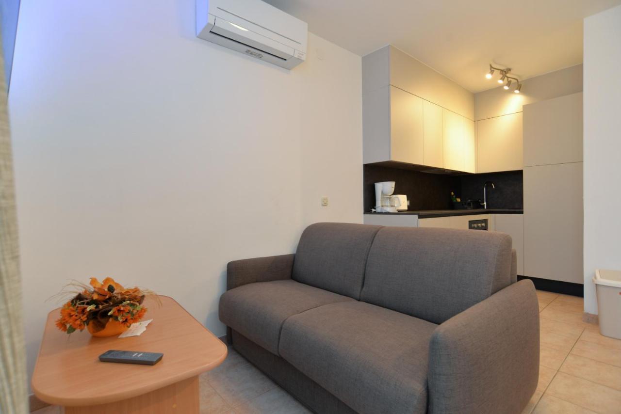 Apartments Elvis 1299 Врсар Экстерьер фото