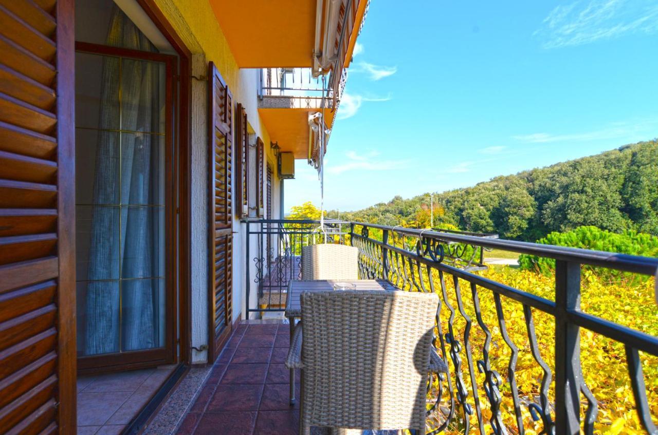 Apartments Elvis 1299 Врсар Экстерьер фото