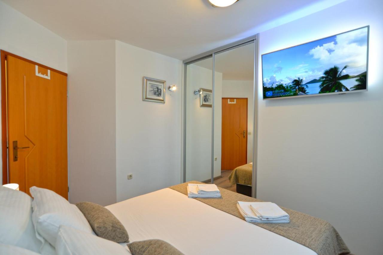 Apartments Elvis 1299 Врсар Экстерьер фото