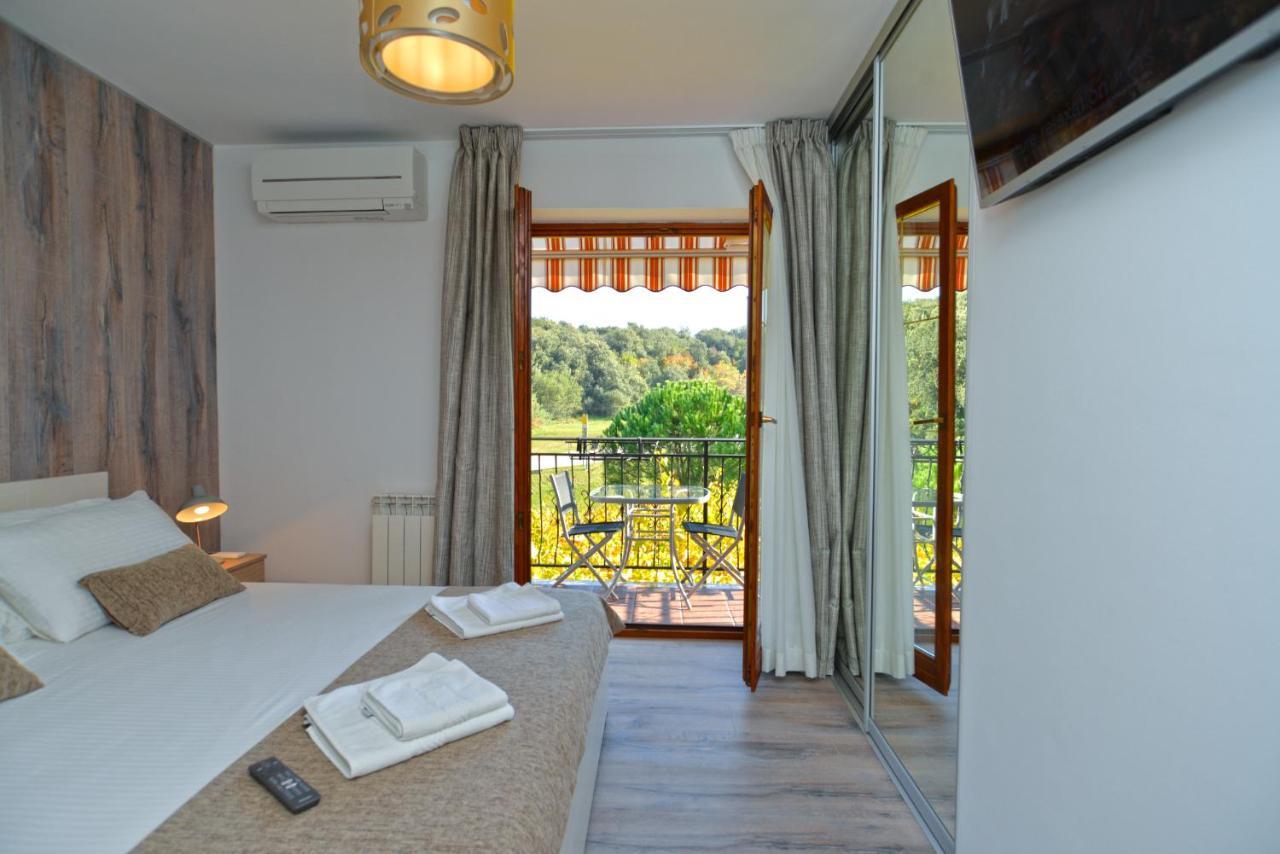 Apartments Elvis 1299 Врсар Экстерьер фото