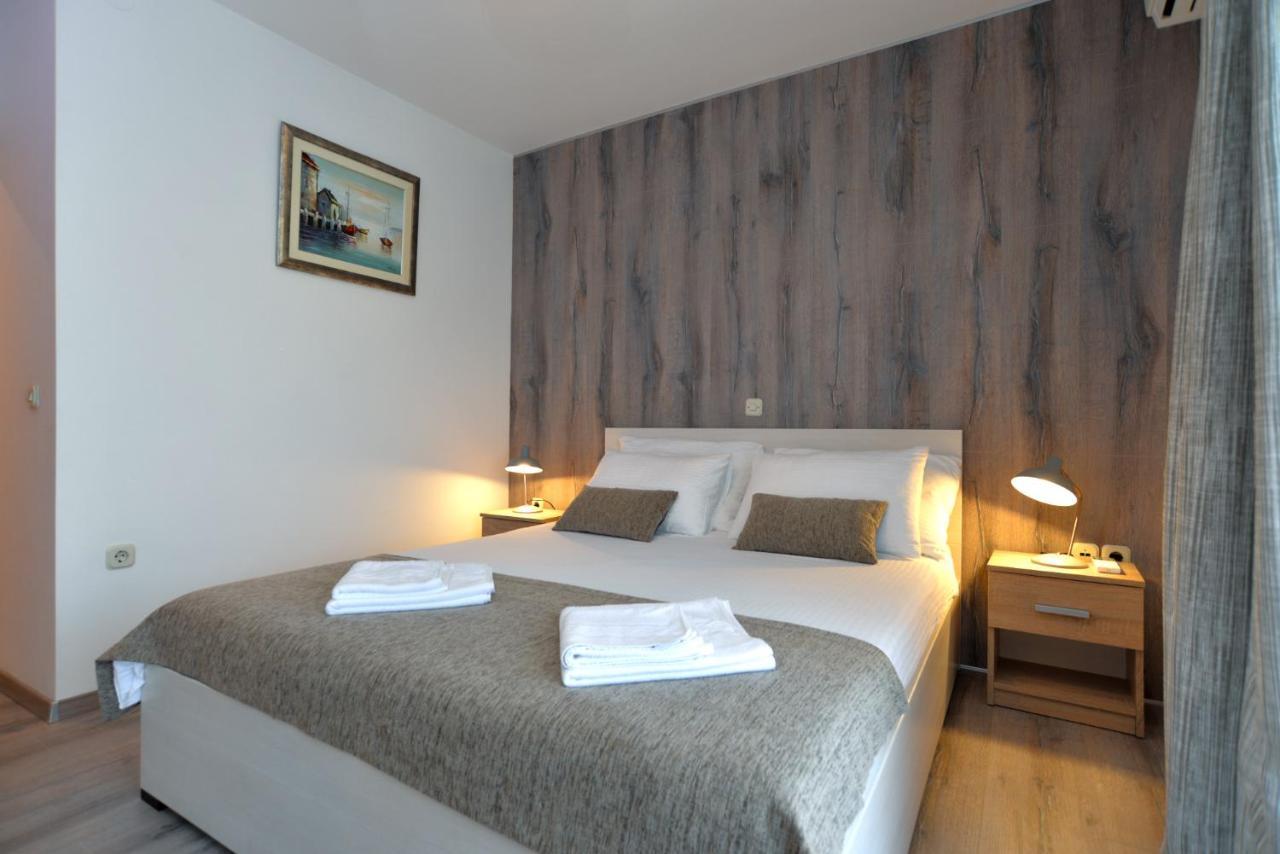 Apartments Elvis 1299 Врсар Экстерьер фото