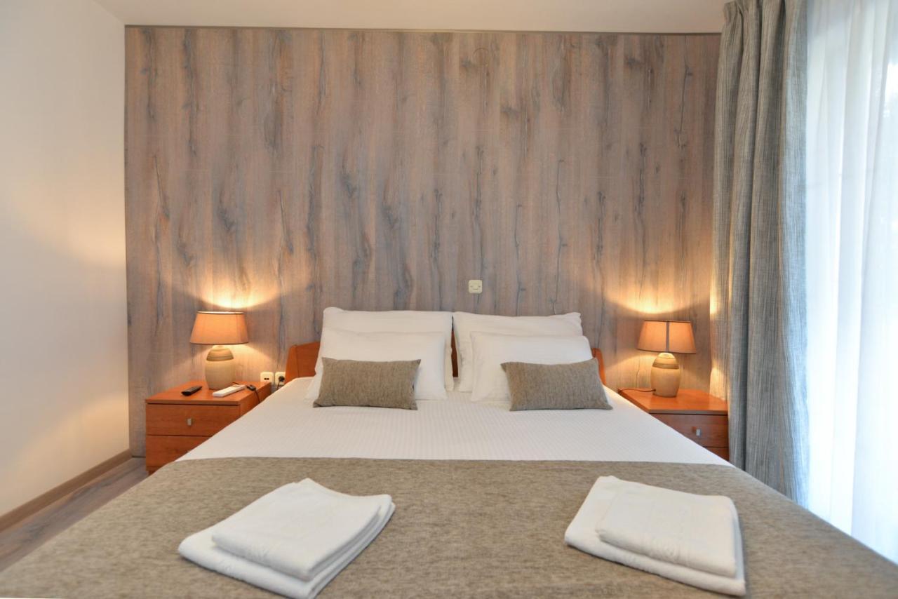 Apartments Elvis 1299 Врсар Экстерьер фото
