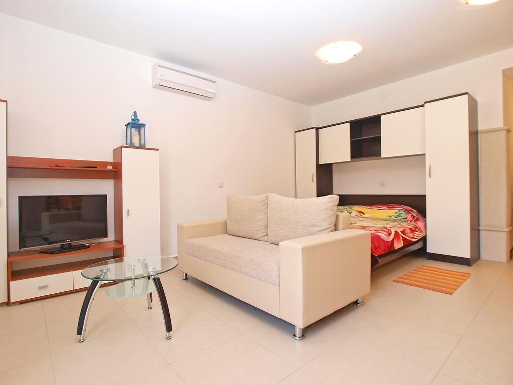 Apartments Elvis 1299 Врсар Экстерьер фото