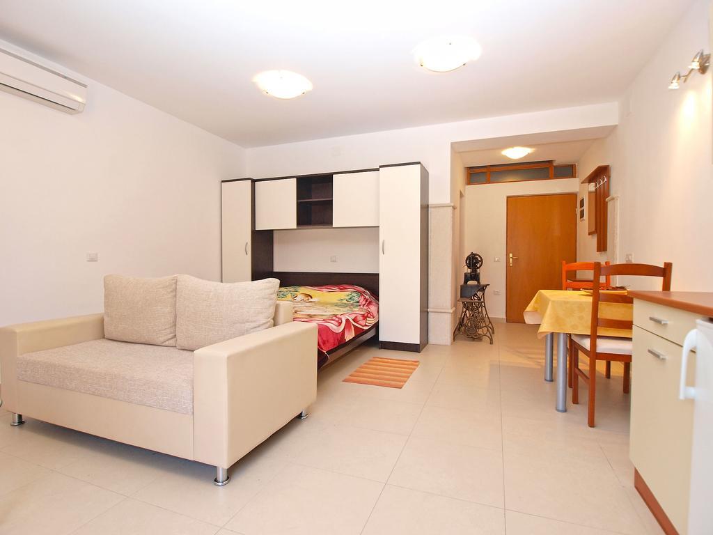 Apartments Elvis 1299 Врсар Экстерьер фото