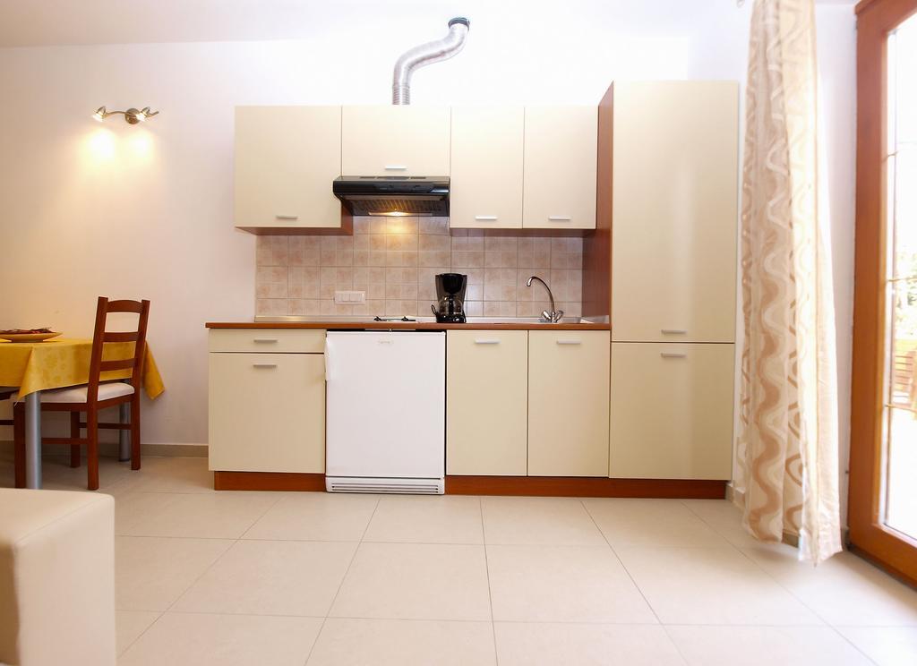 Apartments Elvis 1299 Врсар Экстерьер фото